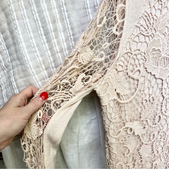 Free people crochet lace top with split back - Picture 7 of 13